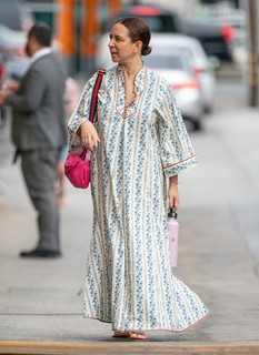 Maya Rudolph feet photo thumbnail