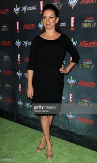 Maya Rudolph feet photo thumbnail