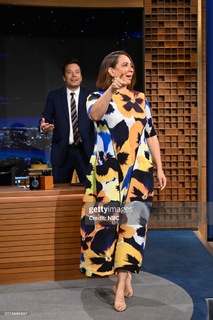 Maya Rudolph feet photo thumbnail