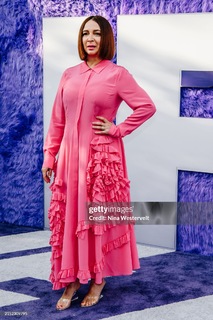 Maya Rudolph feet photo thumbnail