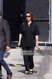 Maya Rudolph feet photo thumbnail