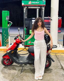 Mayan El Sayed feet photo thumbnail