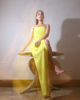 Mayan El Sayed feet photo thumbnail