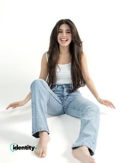 Mayan El Sayed feet photo thumbnail