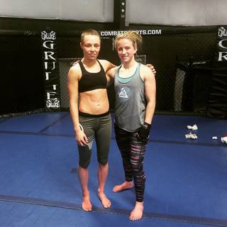 Maycee Barber feet photo thumbnail