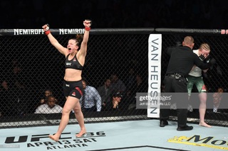 Maycee Barber feet photo thumbnail