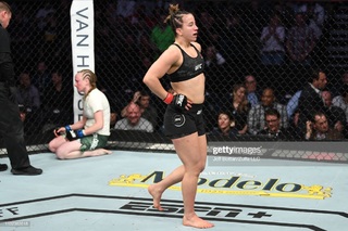 Maycee Barber feet photo thumbnail