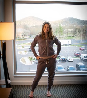 Maycee Barber feet photo thumbnail