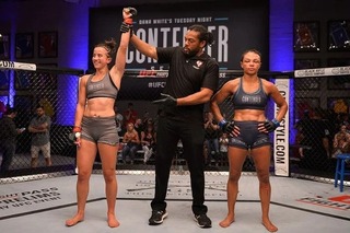 Maycee Barber feet photo thumbnail