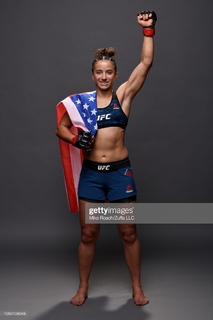 Maycee Barber feet photo thumbnail