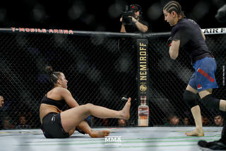 Maycee Barber feet photo thumbnail