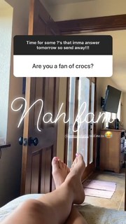 Maycee Barber feet photo thumbnail