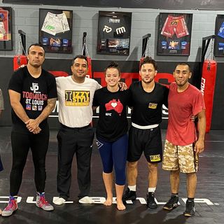 Maycee Barber feet photo thumbnail