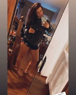 Maycee Barber feet photo thumbnail