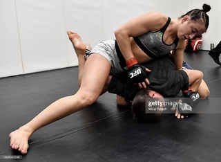 Maycee Barber feet photo thumbnail