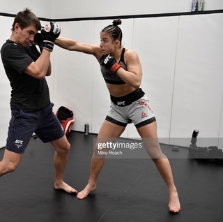 Maycee Barber feet photo thumbnail