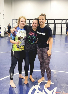 Maycee Barber feet photo thumbnail