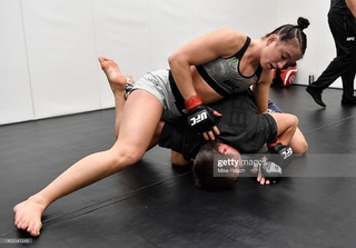 Maycee Barber feet photo thumbnail