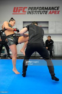 Maycee Barber feet photo thumbnail