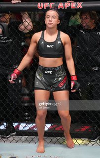 Maycee Barber feet photo thumbnail