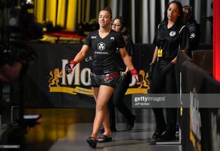 Maycee Barber feet photo thumbnail