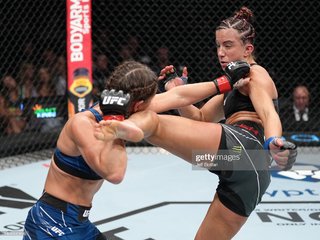 Maycee Barber feet photo thumbnail