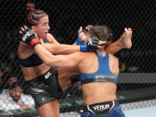 Maycee Barber feet photo thumbnail