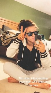 Maycee Barber feet photo thumbnail