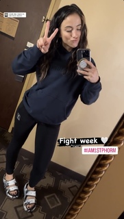 Maycee Barber feet photo thumbnail