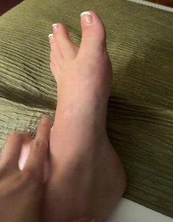Maycee Barber feet photo thumbnail