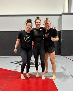 Maycee Barber feet photo thumbnail