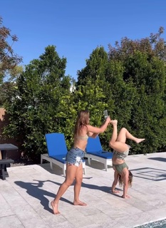 Maycee Barber feet photo thumbnail