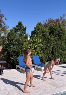 Maycee Barber feet photo thumbnail