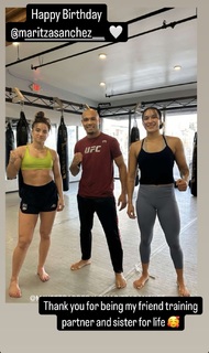 Maycee Barber feet photo thumbnail