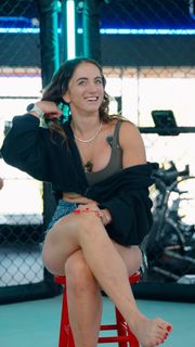 Maycee Barber feet photo thumbnail