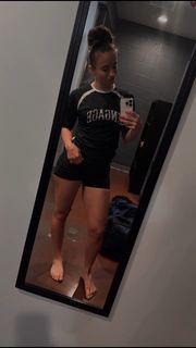 Maycee Barber feet photo 1