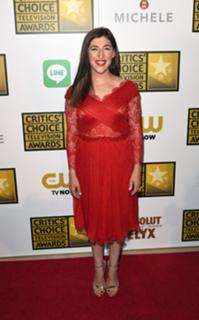 Mayim Bialik feet photo thumbnail