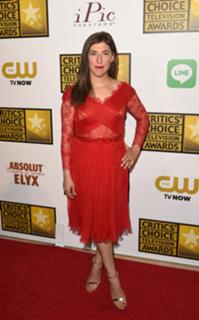 Mayim Bialik feet photo thumbnail