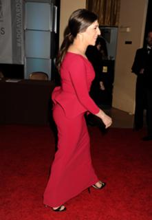 Mayim Bialik feet photo thumbnail