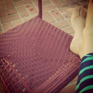 Mayim Bialik feet photo thumbnail