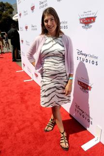 Mayim Bialik feet photo thumbnail