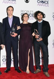 Mayim Bialik feet photo thumbnail