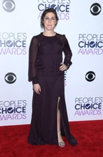 Mayim Bialik feet photo thumbnail