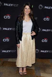 Mayim Bialik feet photo thumbnail