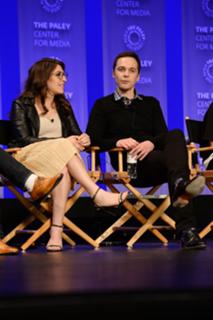 Mayim Bialik feet photo thumbnail
