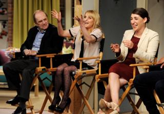 Mayim Bialik feet photo thumbnail