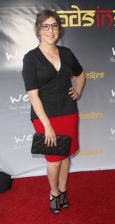 Mayim Bialik feet photo thumbnail