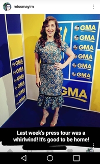 Mayim Bialik feet photo thumbnail