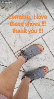 Mayim Bialik feet photo thumbnail