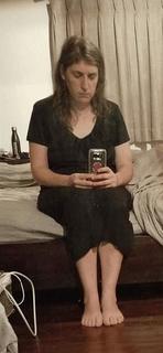 Mayim Bialik feet photo thumbnail